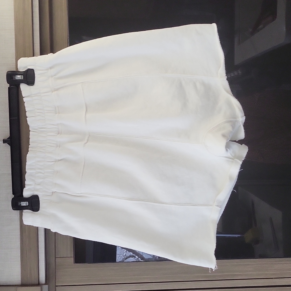 WILL BE GONE SOON) NWOT) "All Stars Solid Shorts In White - Picture 12 of 16